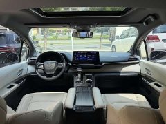 Toyota Sienna 2023 2.5L Hybrid Premium Edition - ფოტო 11
