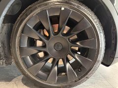 Tesla Model Y Rear-Wheel Drive - ფოტო 12
