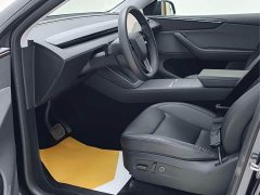 Tesla Model Y Long Range All-Wheel Drive - ფოტო 4