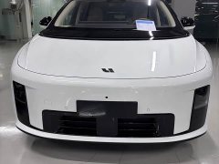 Li Auto i8 2025 Standard Edition - ფოტო 2