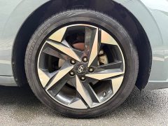 Hyundai Elantra 1.5L CVT Luxury - ფოტო 14