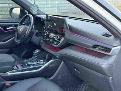 Toyota Crown Venza 2021 2.5L HEV AWD Premium - ფოტო 12