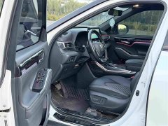 Toyota Crown Venza 2021 2.5L HEV AWD Premium - ფოტო 7