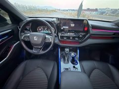 Toyota Crown Venza 2021 2.5L HEV AWD Premium - ფოტო 9