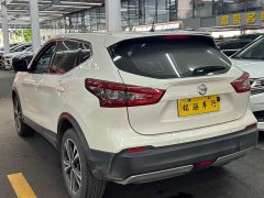 Nissan Qashqai 2.0L CVT Luxury - ფოტო 4