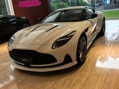 Aston Martin DB12 4.0T V8 Coupe - ფოტო 1