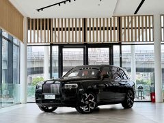 Rolls-Royce Cullinan 2024 Black Badge - ფოტო 1