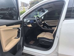 Geely Boyue L 1.5TD DCT Luxury - ფოტო 9