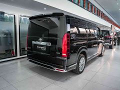 Toyota HIACE 3.5L Automatic - ფოტო 15