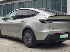 Tesla Model Y Long Range All-Wheel Drive - ფოტო 10