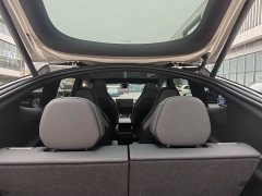 Tesla Model Y Long Range All-Wheel Drive - ფოტო 6