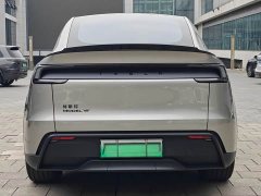 Tesla Model Y Long Range All-Wheel Drive - ფოტო 8