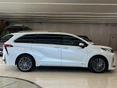 Toyota Sienna 2.5L Hybrid Premium Edition - ფოტო 4