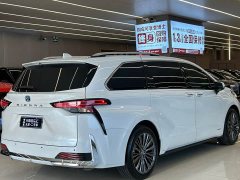 Toyota Sienna 2.5L Hybrid Premium Edition - ფოტო 5