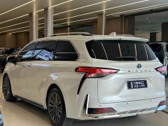 Toyota Sienna 2.5L Hybrid Premium Edition - ფოტო 7