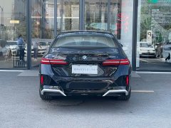 BMW 5 Series 530Li Luxury M Sport Package - ფოტო 3