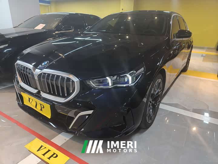 BMW 5 Series 530Li Luxury M Sport Package - ავტომობილი ჩინეთიდან