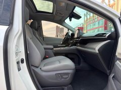 Toyota Sienna 2021 2.5L Hybrid Luxury - ფოტო 10