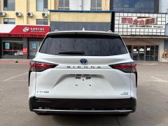 Toyota Sienna 2021 2.5L Hybrid Luxury - ფოტო 13