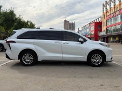 Toyota Sienna 2021 2.5L Hybrid Luxury - ფოტო 15