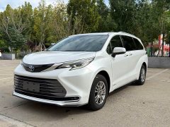 Toyota Sienna 2021 2.5L Hybrid Luxury - ფოტო 2