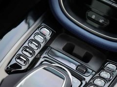 Aston Martin DBX 4.0T V8 - ფოტო 10