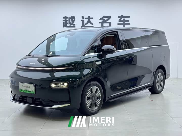 LEVC L380 140-Degree 6-Seat AWD Ultra