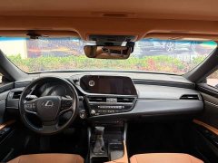Lexus ES 200 Excellence Edition - ფოტო 13