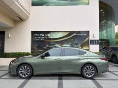Lexus ES 200 Excellence Edition - ფოტო 2