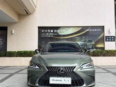 Lexus ES 200 Excellence Edition - ფოტო 3