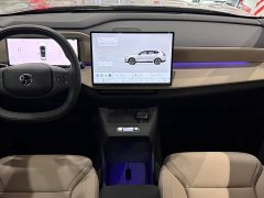Volvo XC70 Plug-in Hybrid 2026 Two-Wheel Drive Long Range Core - ფოტო 12