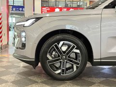 Volvo XC70 Plug-in Hybrid 2026 Two-Wheel Drive Long Range Core - ფოტო 7