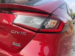 Honda Civic Hatchback 240 Turbo CVT Peak Edition - ფოტო 17