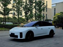 Li Auto i6 2025 Two-Wheel Drive Standard - ფოტო 1