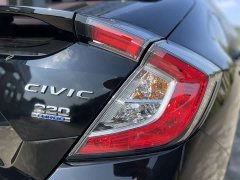 Honda Civic 2021 Hatchback 220 Turbo CVT Trendy Control - ფოტო 18