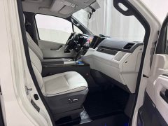Toyota HIACE 2021 3.5L Automatic 7-Seater - ფოტო 8