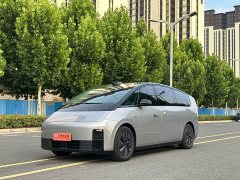 Li Auto Li Xiang MEGA Ultra - ფოტო 1