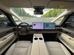 Li Auto Li Xiang MEGA Ultra - ფოტო 13