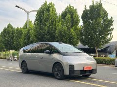 Li Auto Li Xiang MEGA Ultra - ფოტო 3