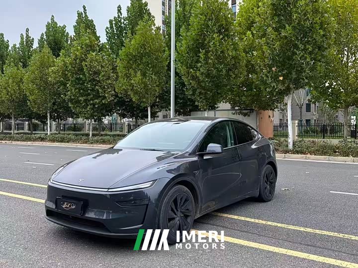 Tesla Model Y Long Range All-Wheel Drive