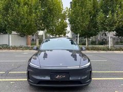 Tesla Model Y Long Range All-Wheel Drive - ფოტო 3