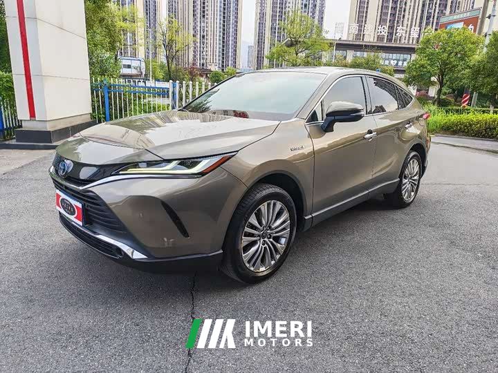 Toyota Harrier Dual Engine 2.5L CVT Four-Wheel Drive Premier