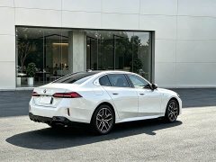 BMW i5 eDrive 40L M Sport Package - ფოტო 14