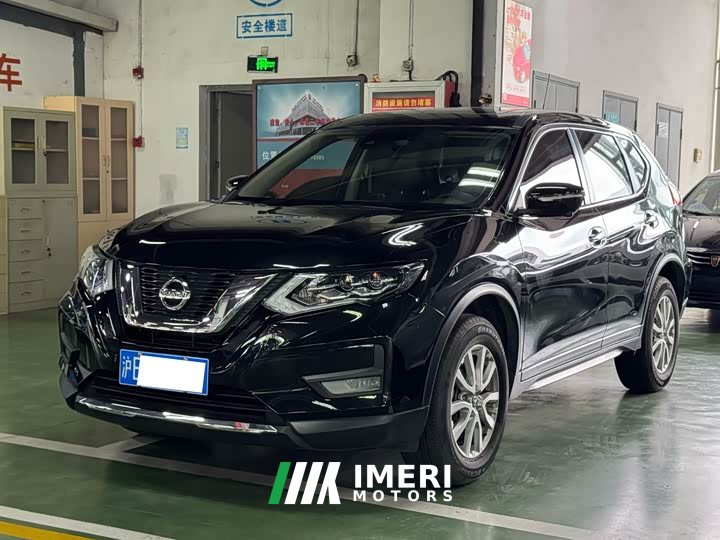 Nissan Qashqai Classic 2.0L FWD Smart Connect Premium Edition