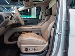 Li Auto i8 2025 Standard Edition - ფოტო 8