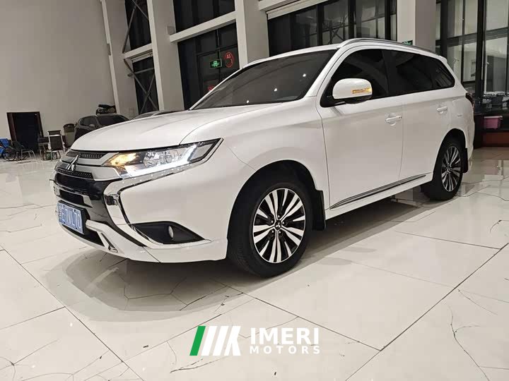Mitsubishi Outlander 2021 2.0L FWD Radiant Edition 5-Seater - ავტომობილი ჩინეთიდან