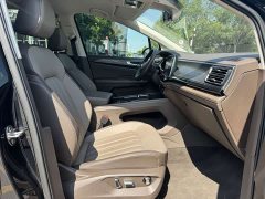 Volkswagen Viloran 330TSI Luxury - ფოტო 3