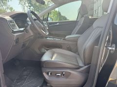 Volkswagen Viloran 330TSI Luxury - ფოტო 5