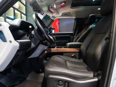 Land Rover Defender Facelift 110 3.0T P400 Dark Edition - ფოტო 18