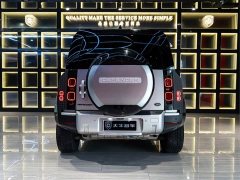Land Rover Defender Facelift 110 3.0T P400 Dark Edition - ფოტო 5